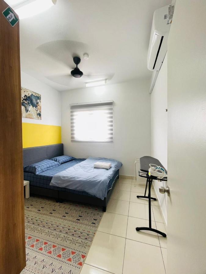 E. R Homestay 3R2B Nearby Klia Sepang Ngoại thất bức ảnh