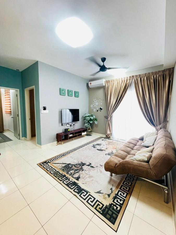 E. R Homestay 3R2B Nearby Klia Sepang Ngoại thất bức ảnh